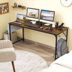 Bureau d'ordinateur moderne Costway 60 avec station de recharge, sac de rangement et crochet pour casque, marron