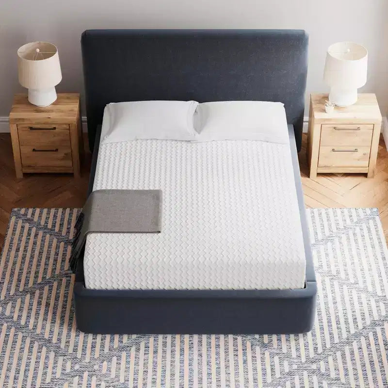 Matelas en mousse à mémoire de forme infusée de charbon de bois et de thé vert Signature Design by Ashley 12 po Chime, fermeté moyenne, pour soulager la pression