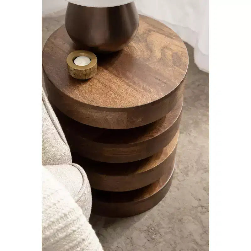 Table d'appoint ronde Omar par Kate and Laurel