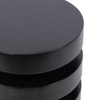 Table d'appoint ronde Omar par Kate and Laurel