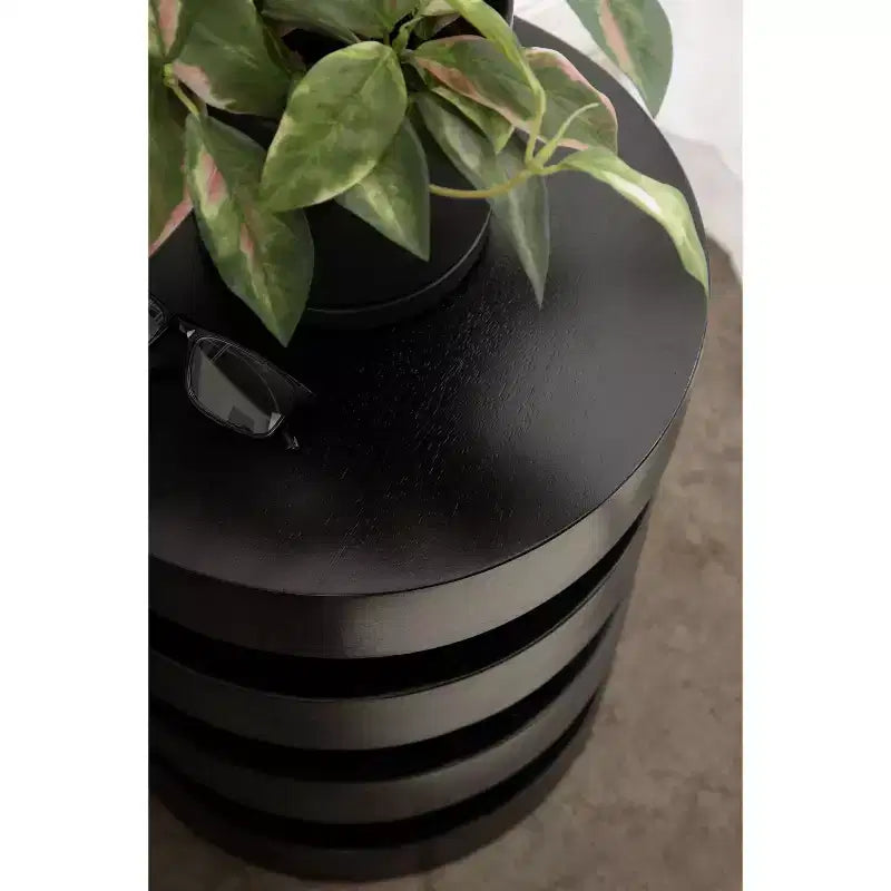 Table d'appoint ronde Omar par Kate and Laurel