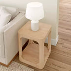 Table d'appoint carrée en bois massif Plank+Beam 20 avec étagère, table de chevet avec rangement pour salon