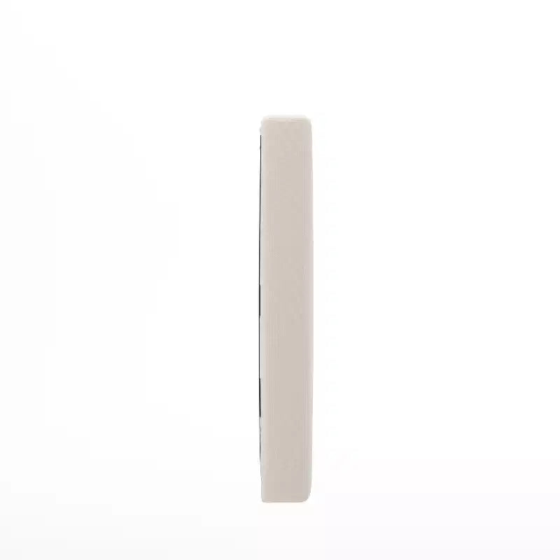 Tête de lit Hugo de Flash Furniture avec 2 prises de courant, 1 port USB et 1 port USB-C, revêtement en similicuir et deux options de fixation