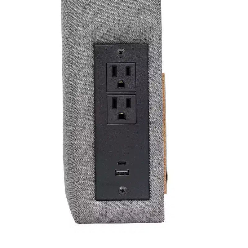 Tête de lit Hugo de Flash Furniture avec 2 prises de courant, 1 port USB et 1 port USB-C, revêtement en similicuir et deux options de fixation