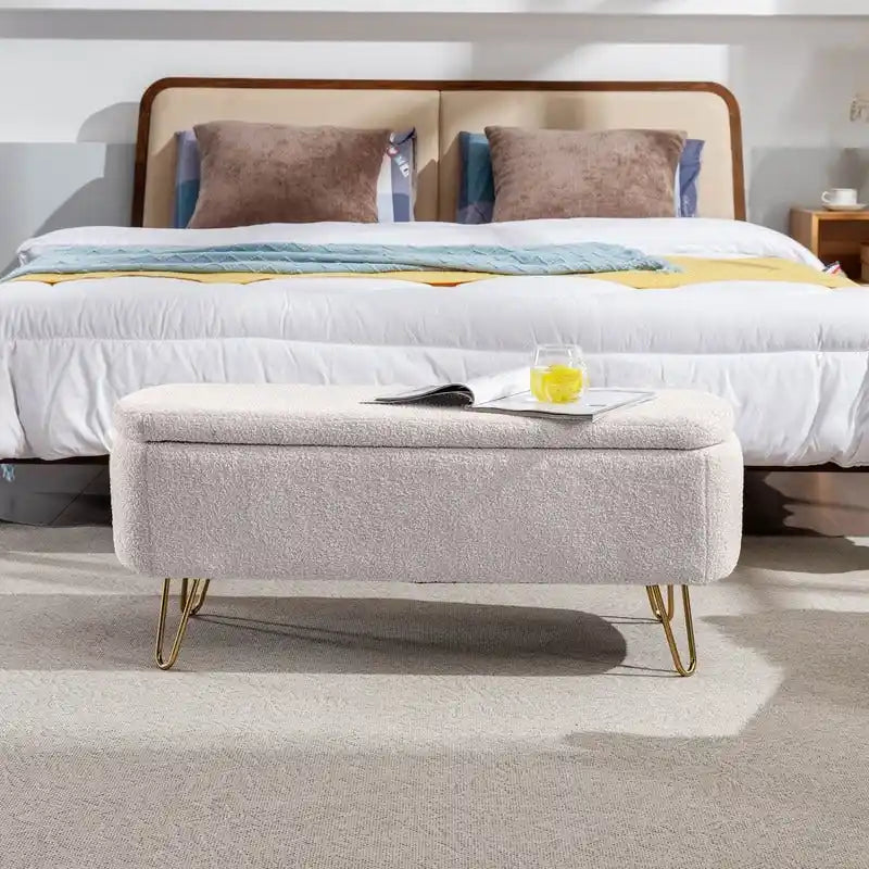 Banc de rangement flou moderne, pouf rembourré avec espace de rangement et pieds dorés, banc de bout de lit, tabouret repose-pieds