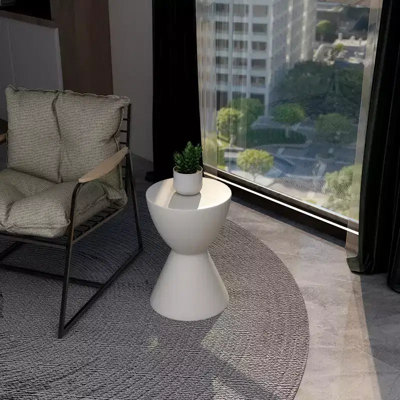 Table d'appoint LeisureMod Loft Hourglass Fiberstone - Table d'appoint moderne pour l'intérieur et l'extérieur