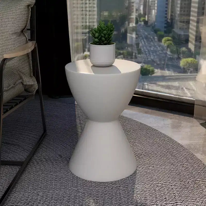 Table d'appoint LeisureMod Loft Hourglass Fiberstone - Table d'appoint moderne pour l'intérieur et l'extérieur