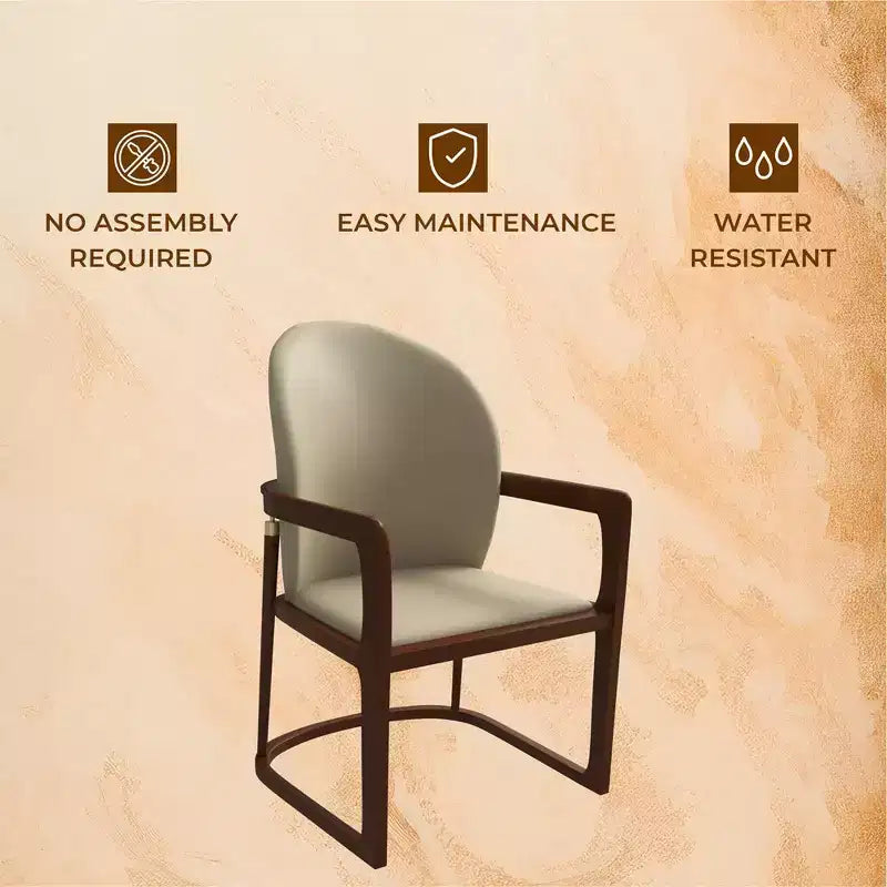 Chaise de salle à manger moderne LeisureMod Svelta Series avec cadre en bois massif et revêtement en cuir, assise confortable pour salles à manger