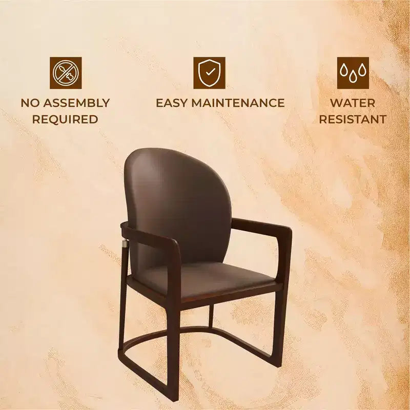 Chaise de salle à manger moderne LeisureMod Svelta Series avec cadre en bois massif et revêtement en cuir, assise confortable pour salles à manger