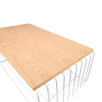 Table basse rectangulaire moderne LeisureMod Walden – Plateau en placage de bois avec piètement architectural en acier à nervures