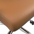 Chaise de bureau haute à dossier réglable LeisureMod Evander Rembourrage en cuir avec pivot, inclinaison et base chromée, chaise de bureau ergonomique pour bureau à domicile