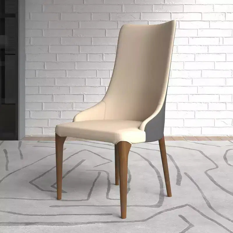 LeisureMod Elm Chaise de salle à manger moderne Dossier haut Design incurvé sans accoudoirs, siège en cuir rembourré avec pieds en bois de frêne pour salle à manger et cuisine