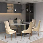 LeisureMod Elm Chaise de salle à manger moderne Dossier haut Design incurvé sans accoudoirs, siège en cuir rembourré avec pieds en bois de frêne pour salle à manger et cuisine