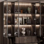 Meuble vitrine Famapy en bois marron avec portes vitrées et lumières LED