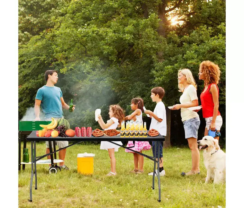 Table pliante portable de 1,5 m en plastique HDPE, pour intérieur et extérieur, se plie en deux, noire, 6 places, avec poignée de transport