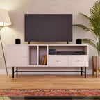 Meuble TV Rochester LeisureMod avec cadre en bois, rangement fermé et pieds en fer noir - Console média, salon, centre de divertissement moderne