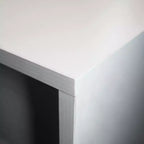 Meuble TV Rochester LeisureMod avec cadre en bois, rangement fermé et pieds en fer noir - Console média, salon, centre de divertissement moderne
