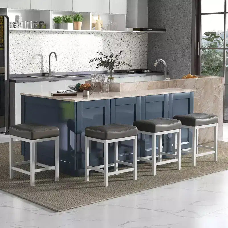 Costway Lot de 4 tabourets de bar 62 cm avec cadre en bois d'hévéa massif, repose-pieds ergonomique, cuisine, blanc/gris