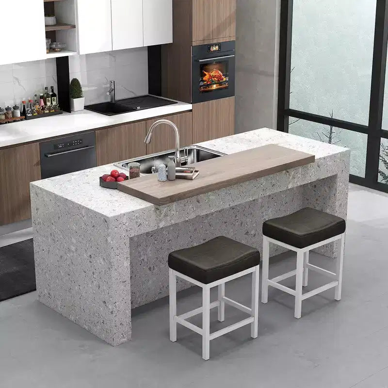 Costway Lot de 4 tabourets de bar 62 cm avec cadre en bois d'hévéa massif, repose-pieds ergonomique, cuisine, blanc/gris