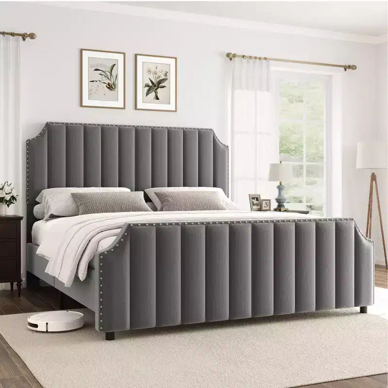 Cadre de lit plateforme Whizmax avec tête de lit de 50,2 po, recouverte de velours avec tête de lit capitonnée à rayures verticales, pas besoin de sommier tapissier