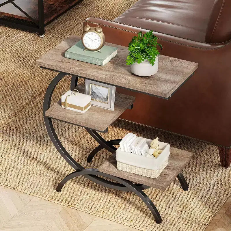 Table d'appoint industrielle en forme de C à 3 niveaux Lantine pour salon