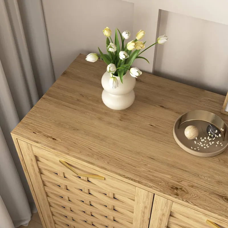 Meuble bas en bois avec étagère réglable