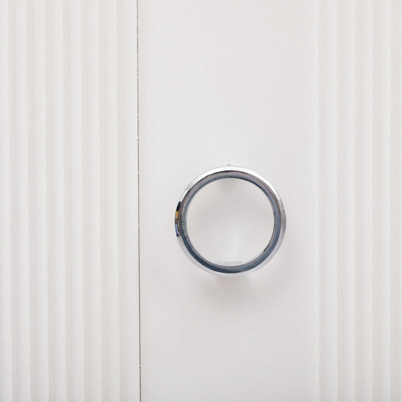 Cabinet en frêne de Mandchourie avec trois portes en sapin