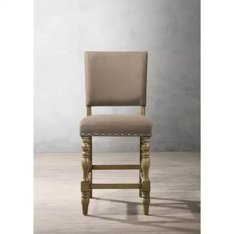 Chaise de salle à manger Roundhill Furniture Birmingham Script à hauteur de comptoir, finition Driftwood, avec clous décoratifs, lot de 2
