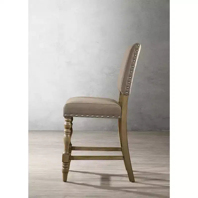 Chaise de salle à manger Roundhill Furniture Birmingham Script à hauteur de comptoir, finition Driftwood, avec clous décoratifs, lot de 2